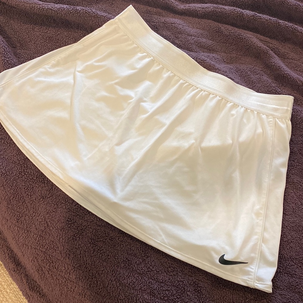 NIke White tennis/golf skirt